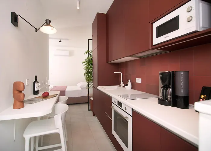 شقة Box 27 كالاماتا